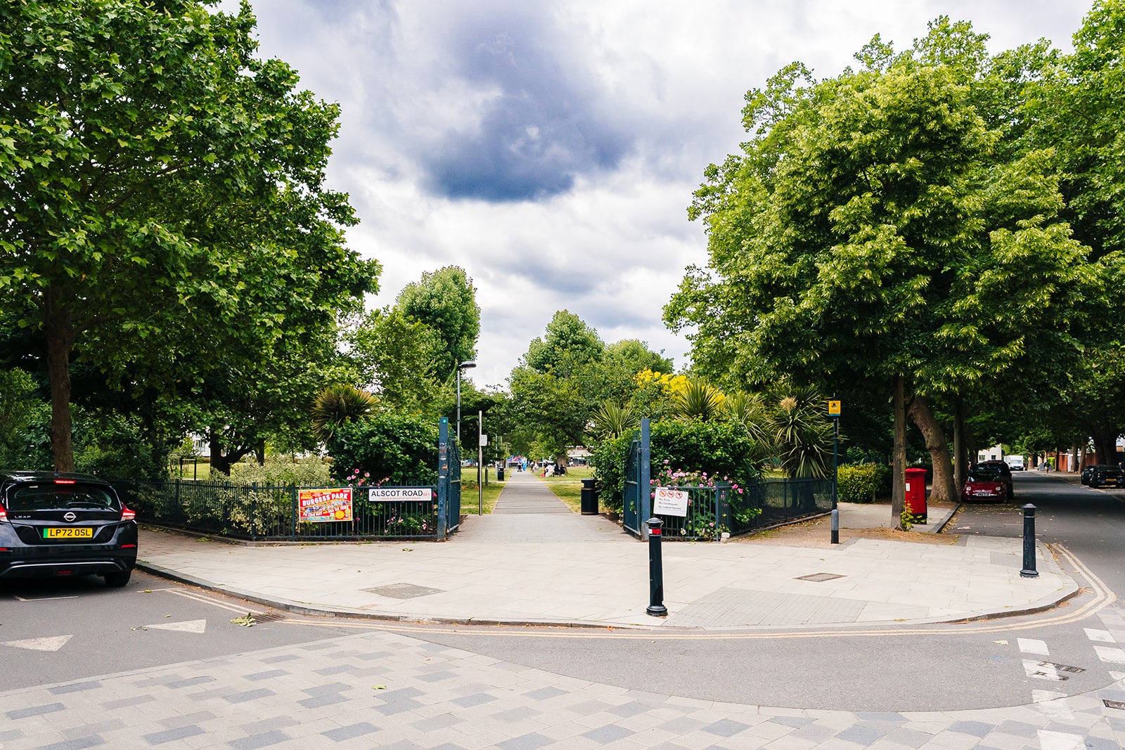 Flat Alscot Road in Greater London