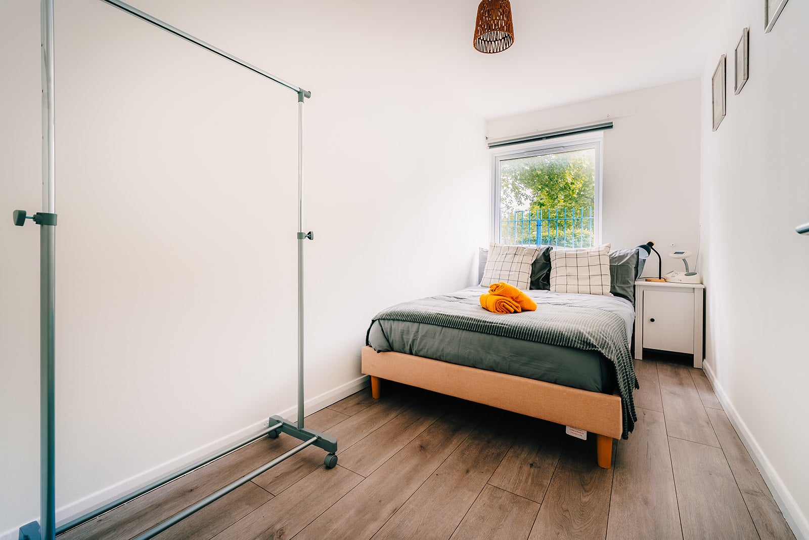 Flat Alscot Road in Greater London