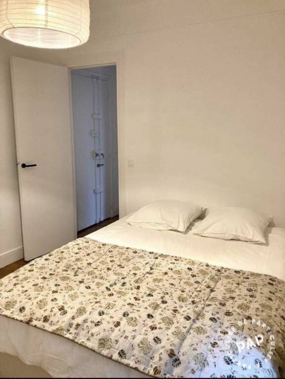 Flat Place du Général Kœnig in Paris