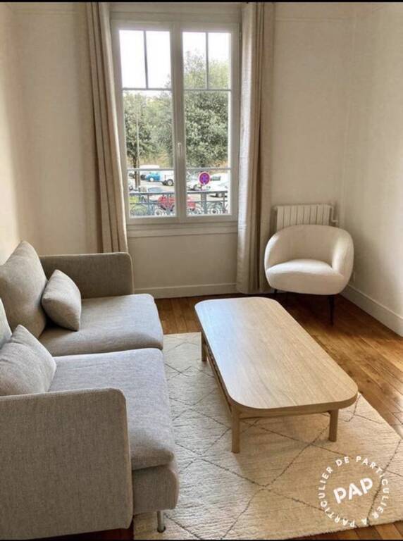 Flat Place du Général Kœnig in Paris