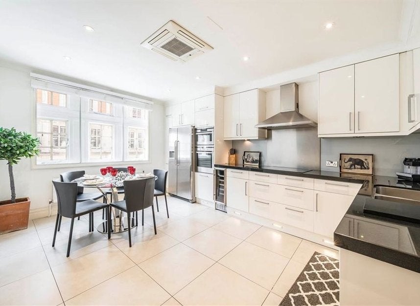 Flat Knightsbridge in City of Westminster