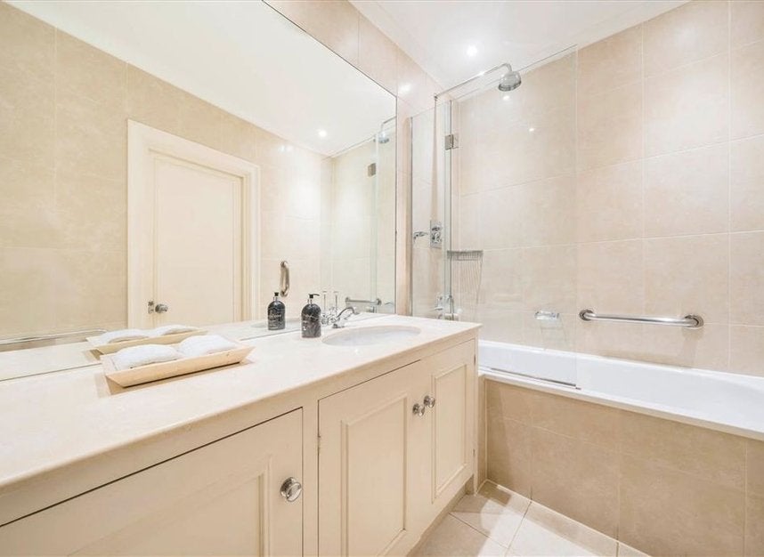 Flat Knightsbridge in City of Westminster