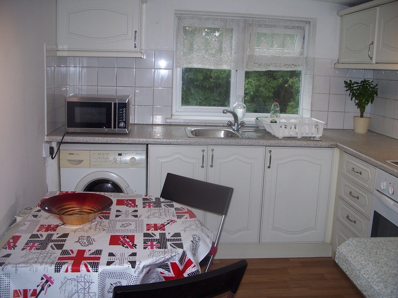 Flat Wallwood Road in Greater London