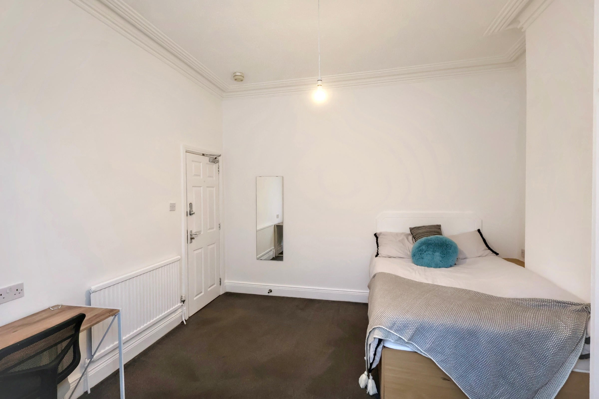 Room Harlow Street in Sunderland
