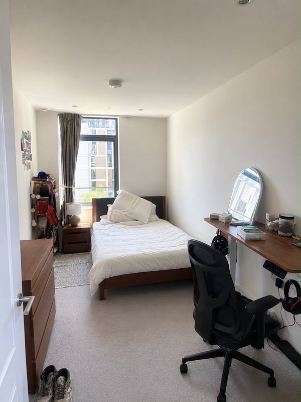 Room Honour Lea Avenue in Greater London