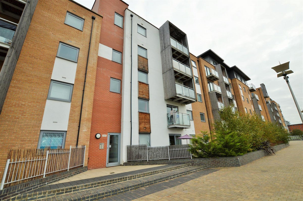 Flat Hawkins Road in Colchester