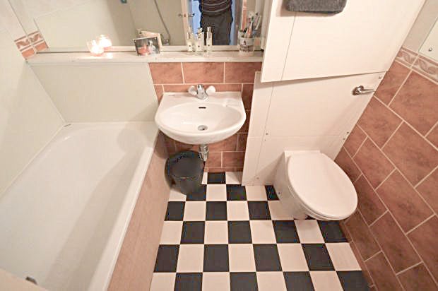 Flat Fairfield Road in Greater London