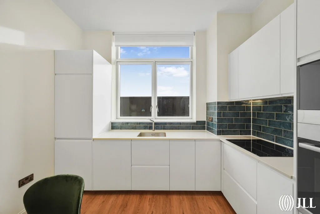 Flat Zinc Street in Greater London