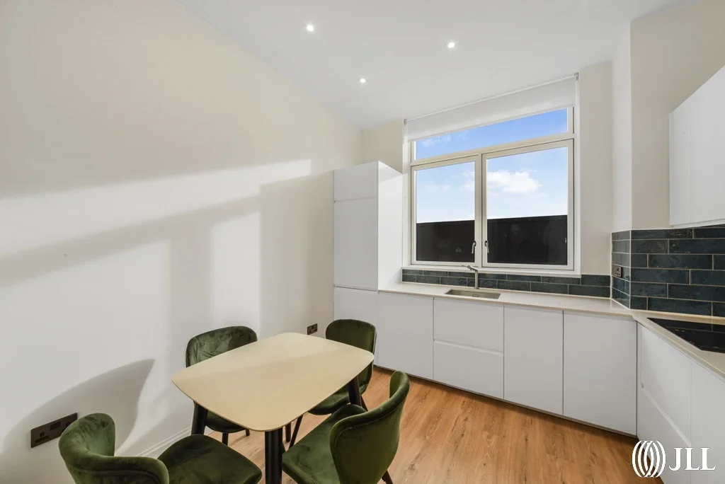 Flat Zinc Street in Greater London
