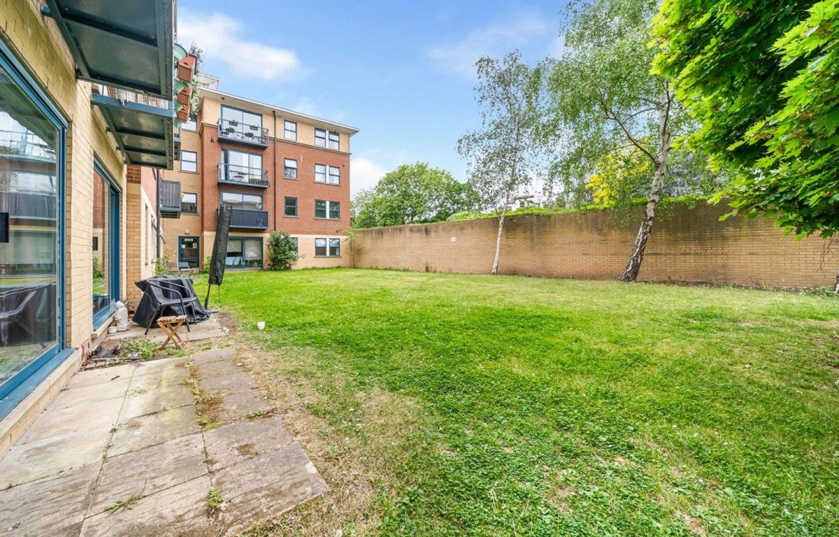Flat Tottenham Lane in Greater London