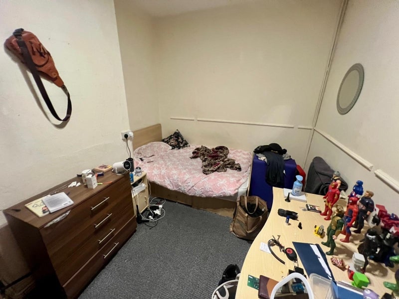 Flat Brudenell Road in Leeds