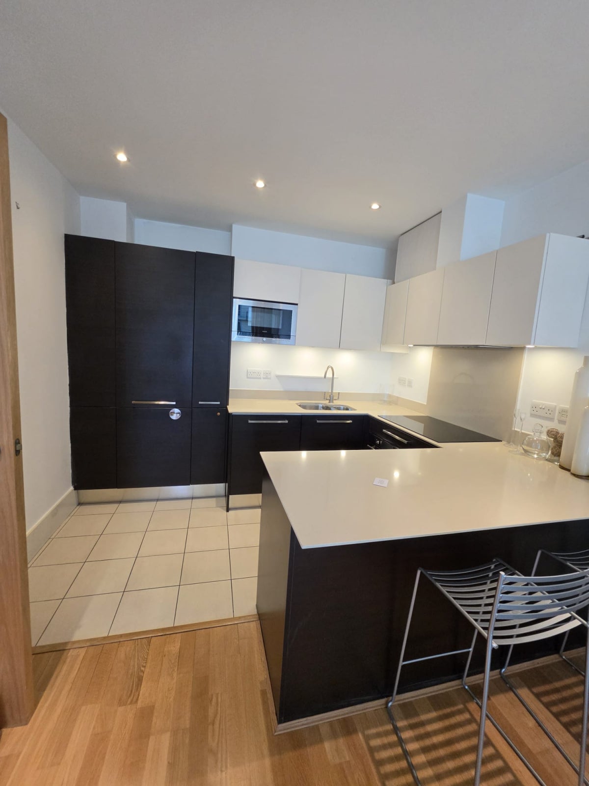 Flat Juniper Drive in Greater London