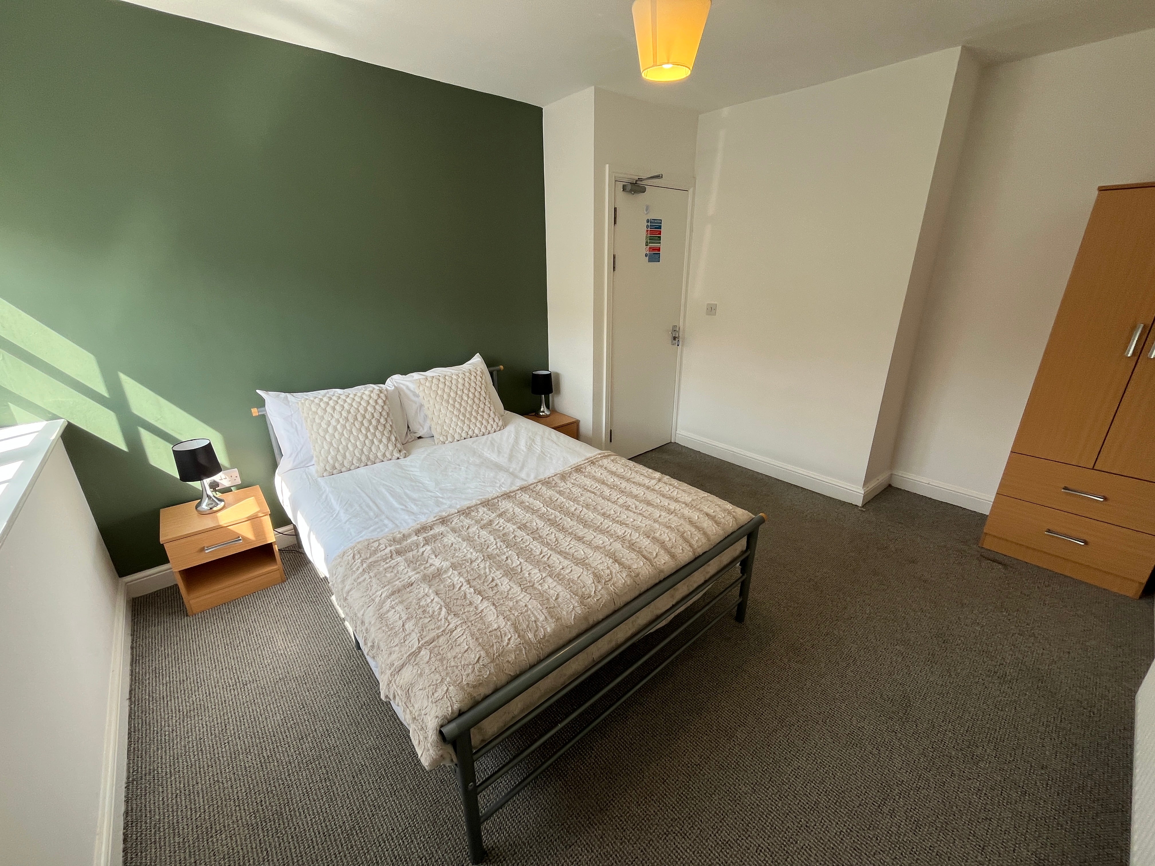 Room Canal Road in Bassetlaw