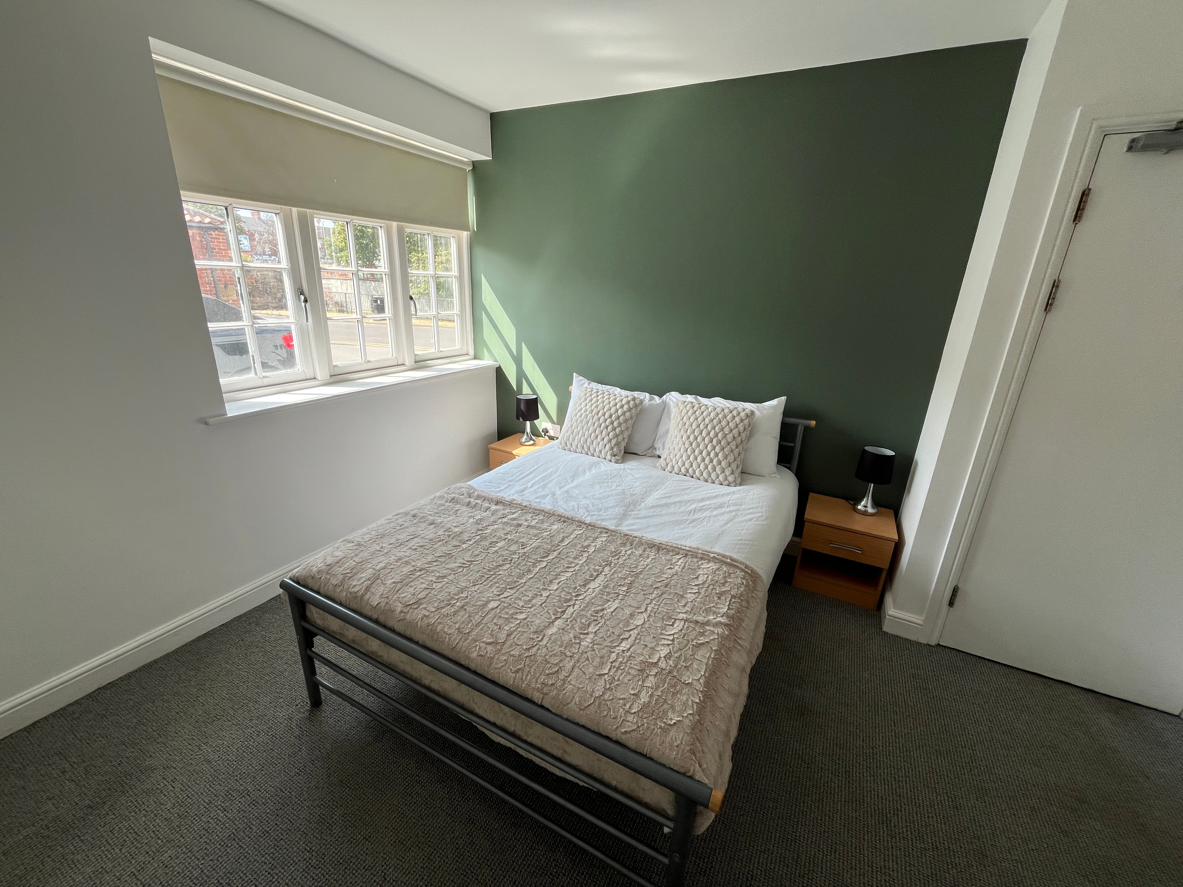 Room Canal Road in Bassetlaw