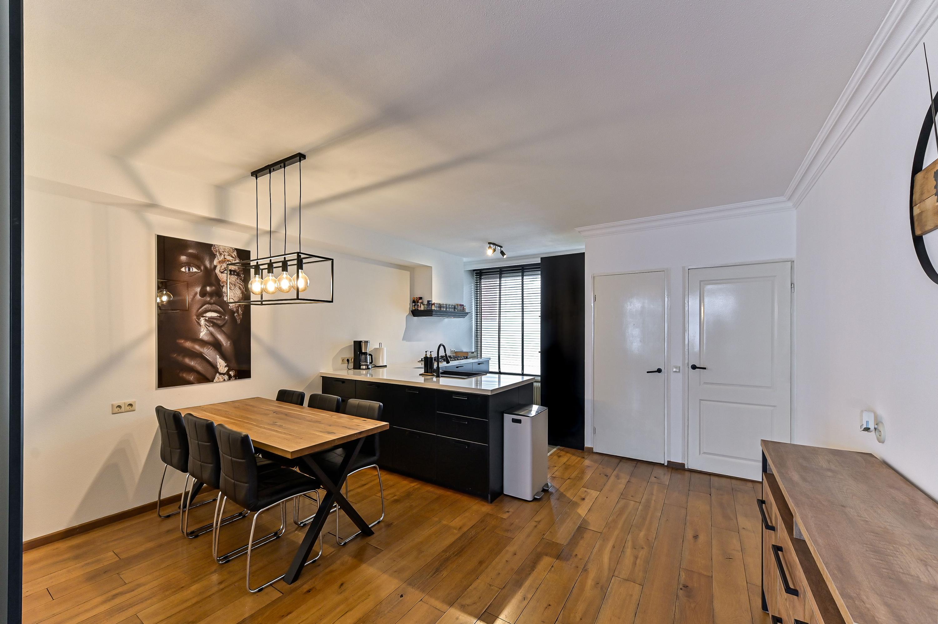 Tussenwoning te koop: Requesensstraat 13, Venlo