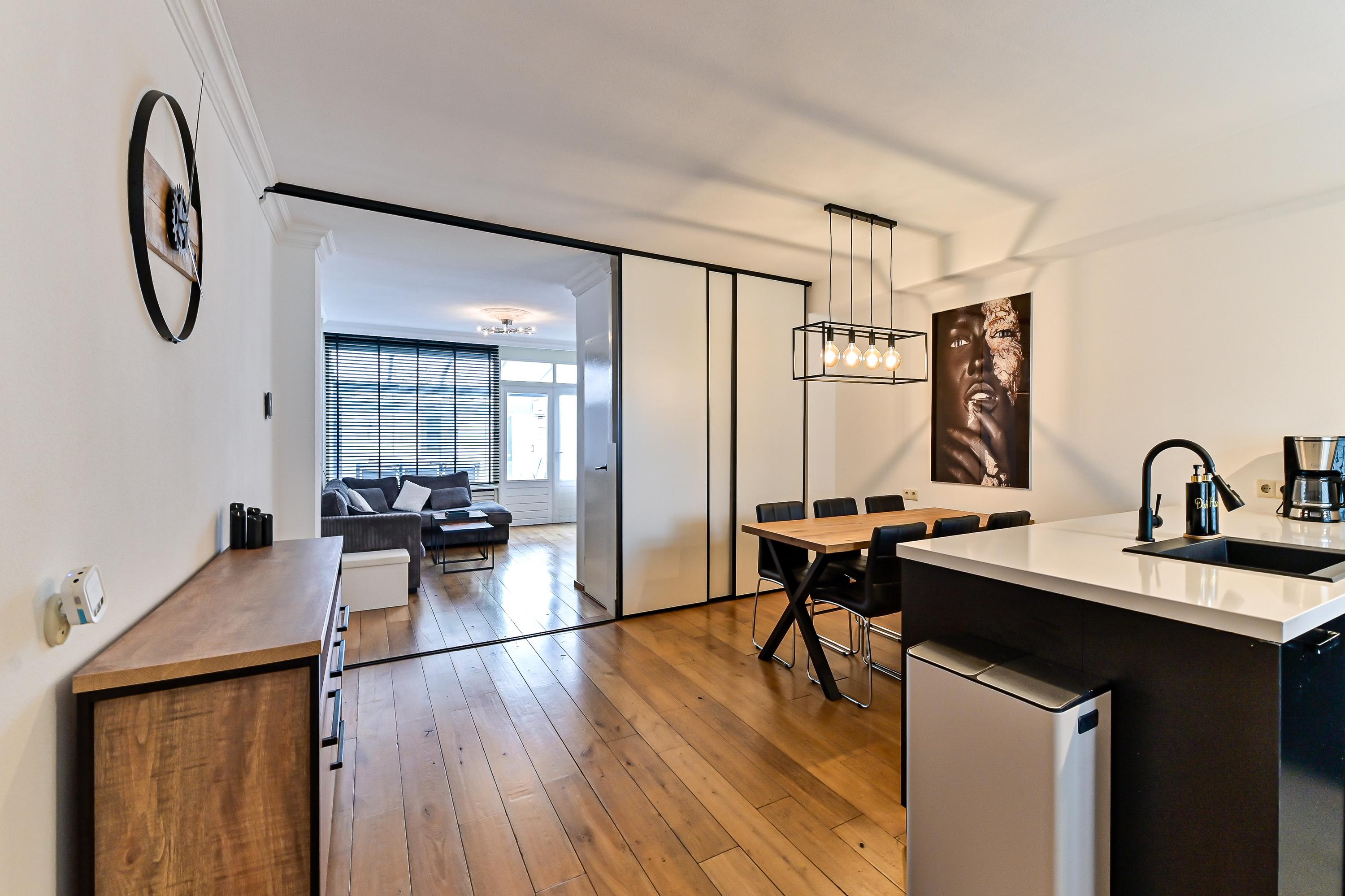 Tussenwoning te koop: Requesensstraat 13, Venlo