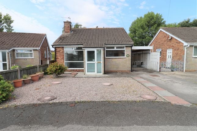 House Rosslyn Crescent in Borough of Wyre
