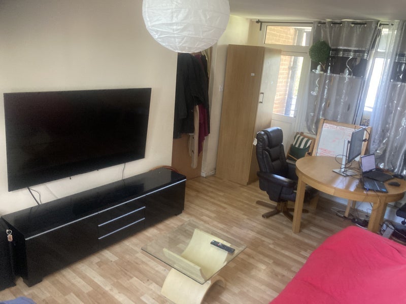Room Stapleford Close in Greater London