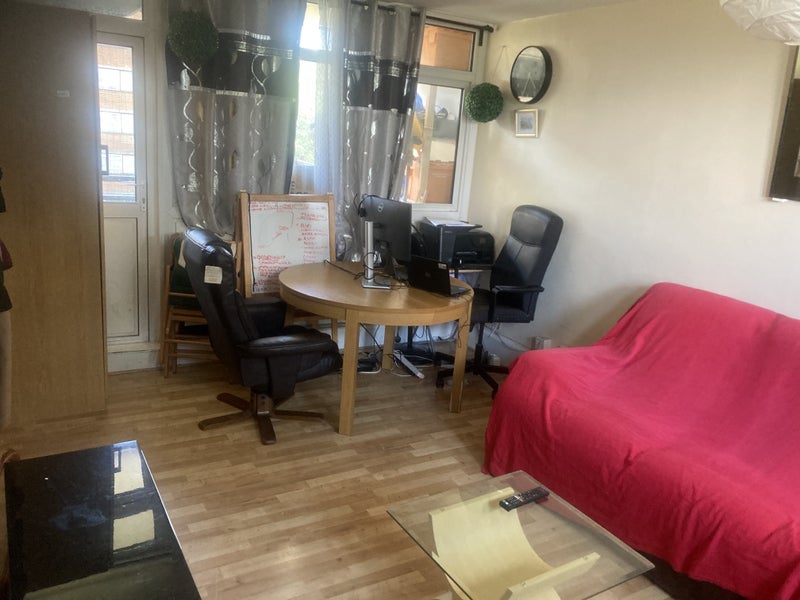 Room Stapleford Close in Greater London