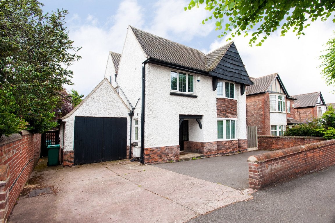 Flat Harlaxton Drive in Nottingham