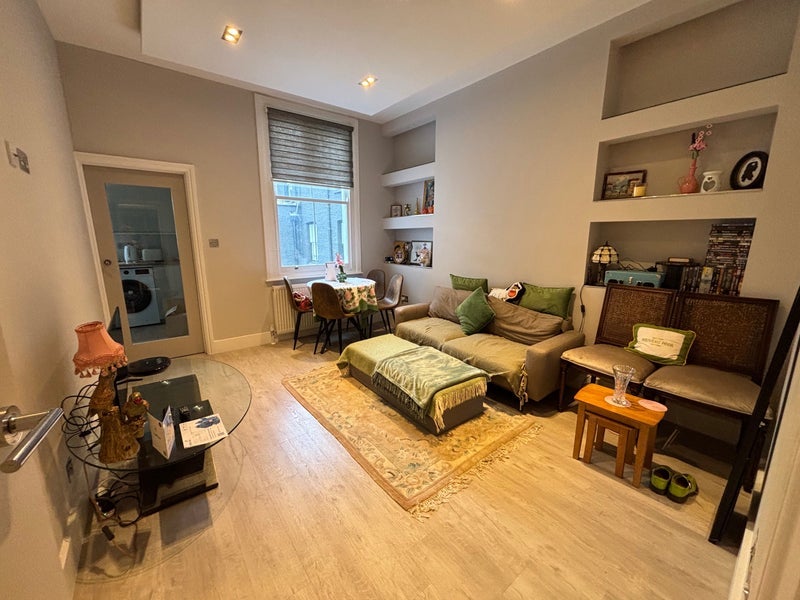 Flat Ladbroke Grove in Greater London