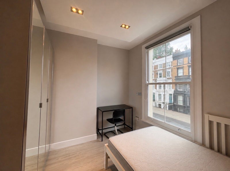 Flat Ladbroke Grove in Greater London