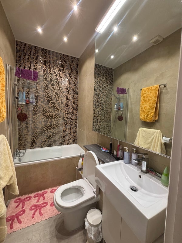 Flat Ladbroke Grove in Greater London