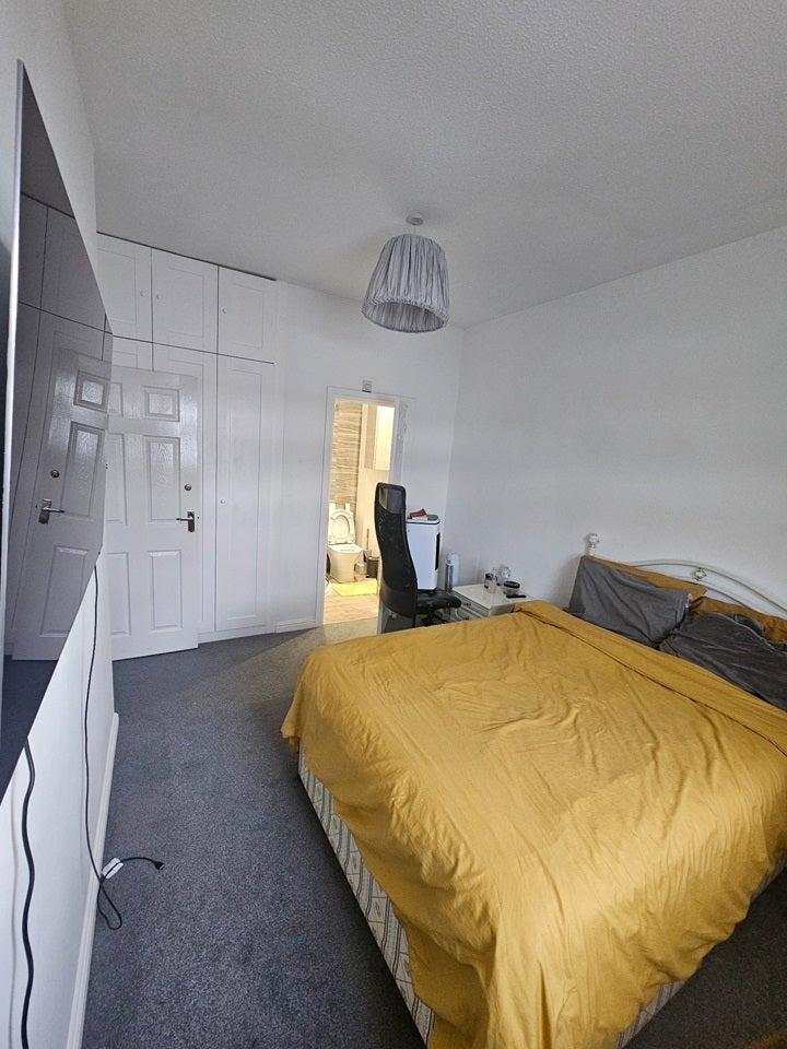 Room Frobisher Way in Dartford