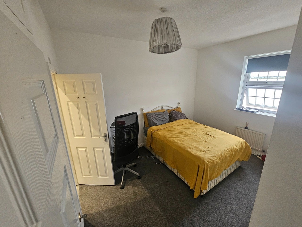 Room Frobisher Way in Dartford