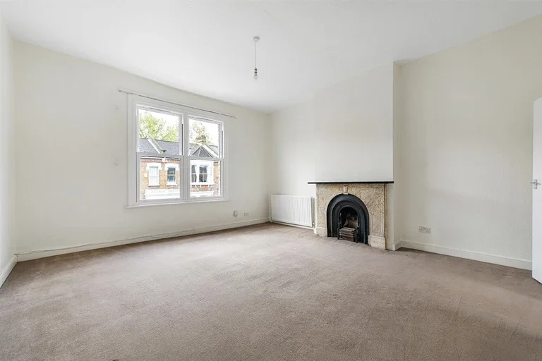Flat Adys Road in Greater London