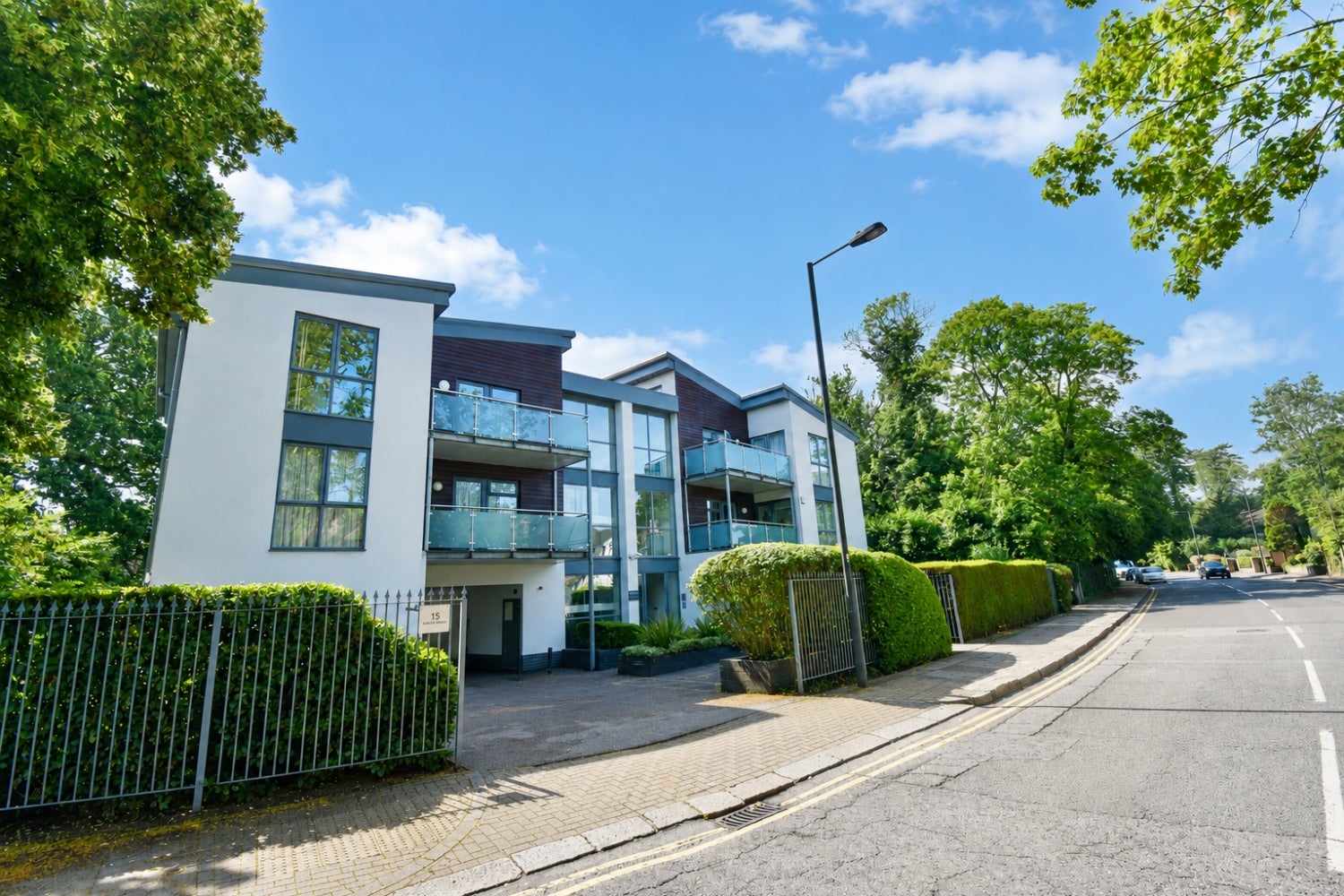 Flat Gordon Avenue in Greater London