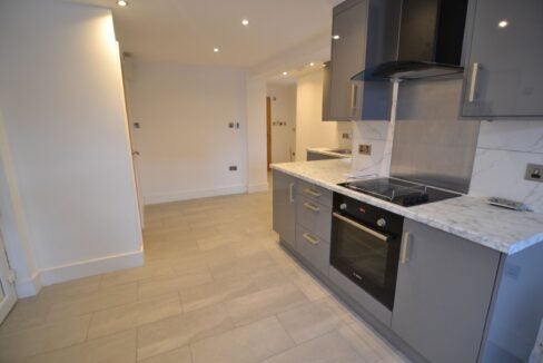 Flat MANTILLA DR in Coventry