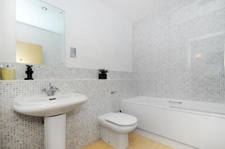 Flat Farringdon Road in Greater London