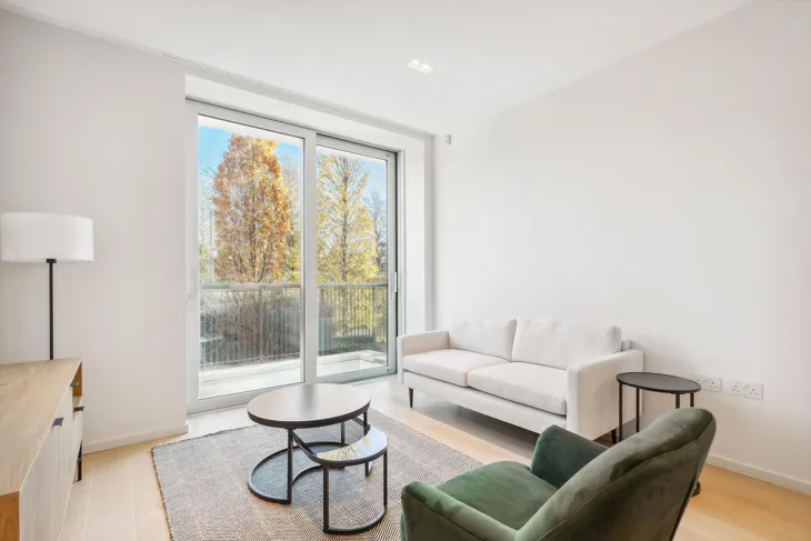 Flat Seagrave Road in Greater London