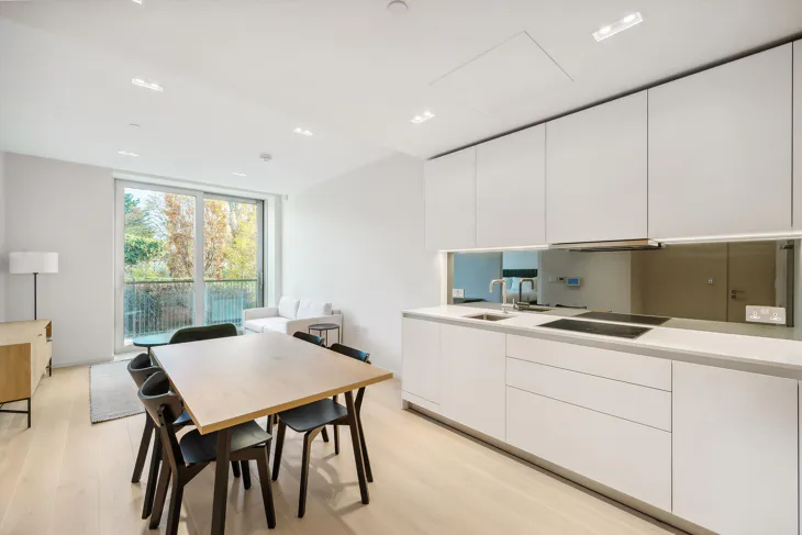 Flat Seagrave Road in Greater London
