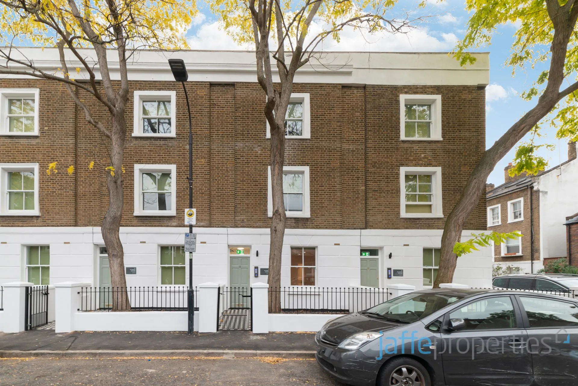 Flat Munden Street in Greater London