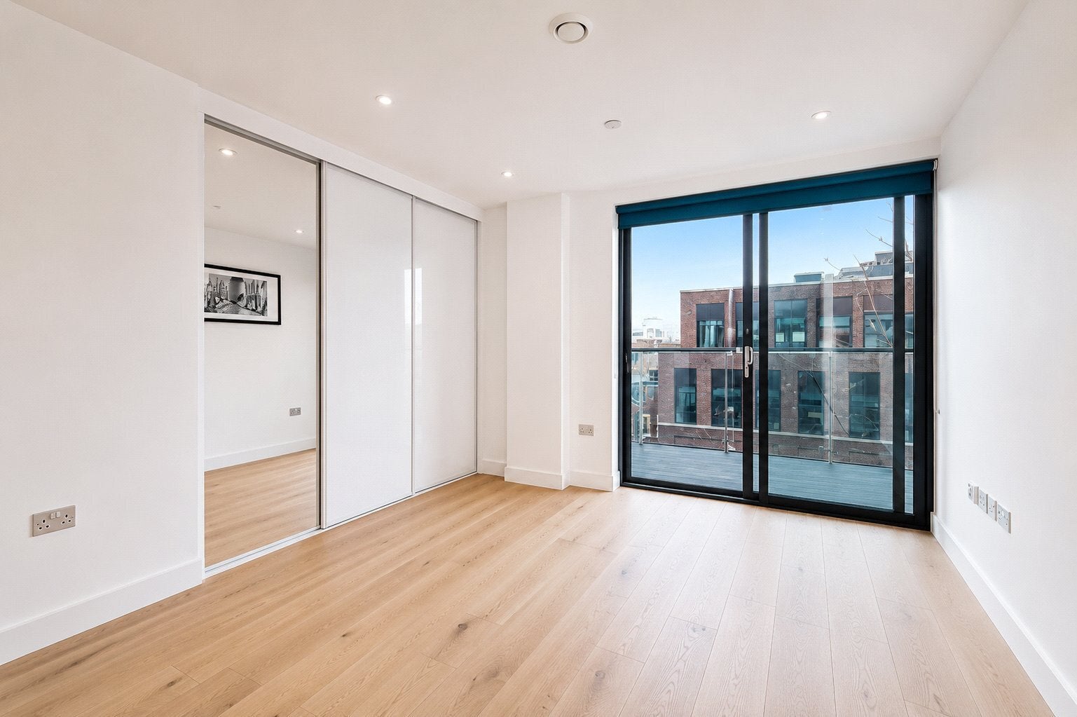 Flat Commercial Street in Greater London