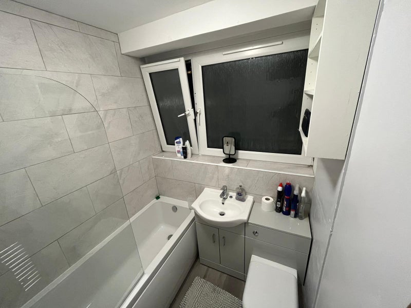 Room Camilla Road in Greater London