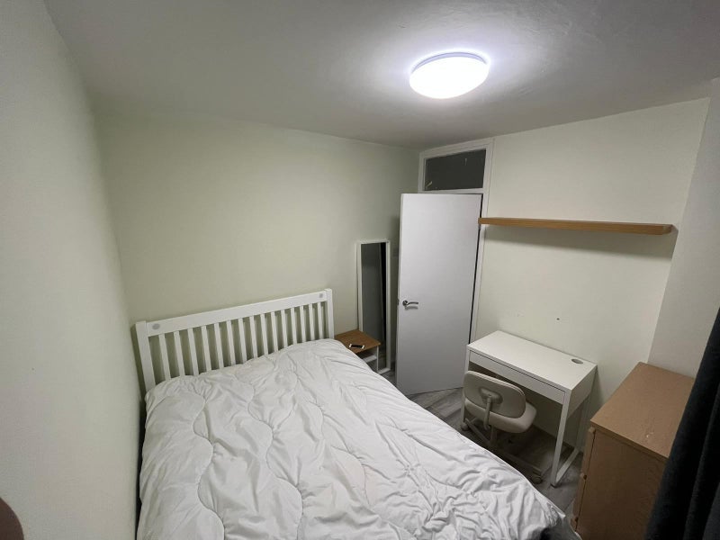 Room Camilla Road in Greater London