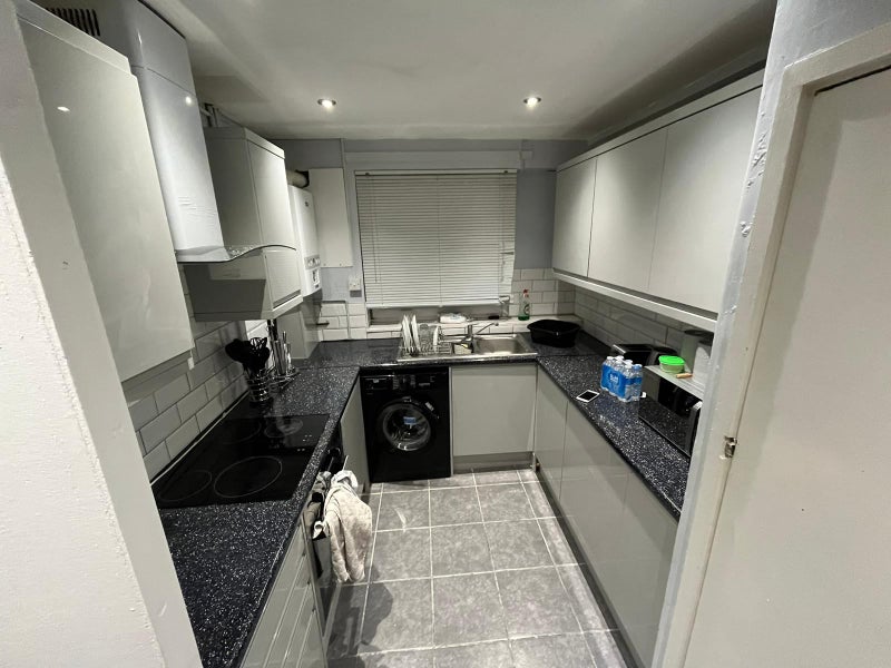 Room Camilla Road in Greater London