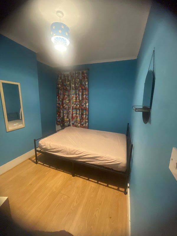 House Livingstone Road in Greater London