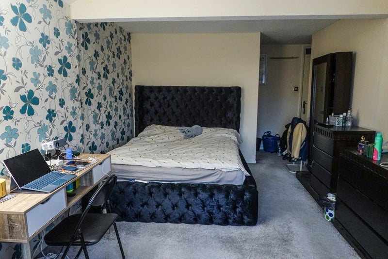Room Skelmersdale Walk in Crawley