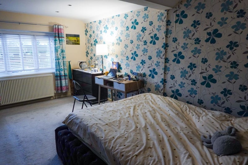 Room Skelmersdale Walk in Crawley