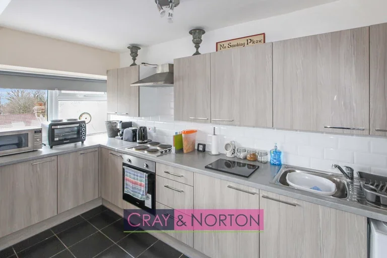 Flat Lower Addiscombe Road in London