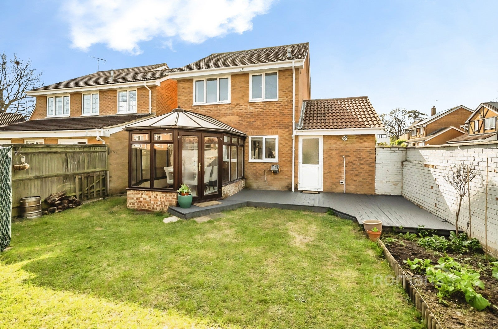 House Arkwright Drive in Binfield