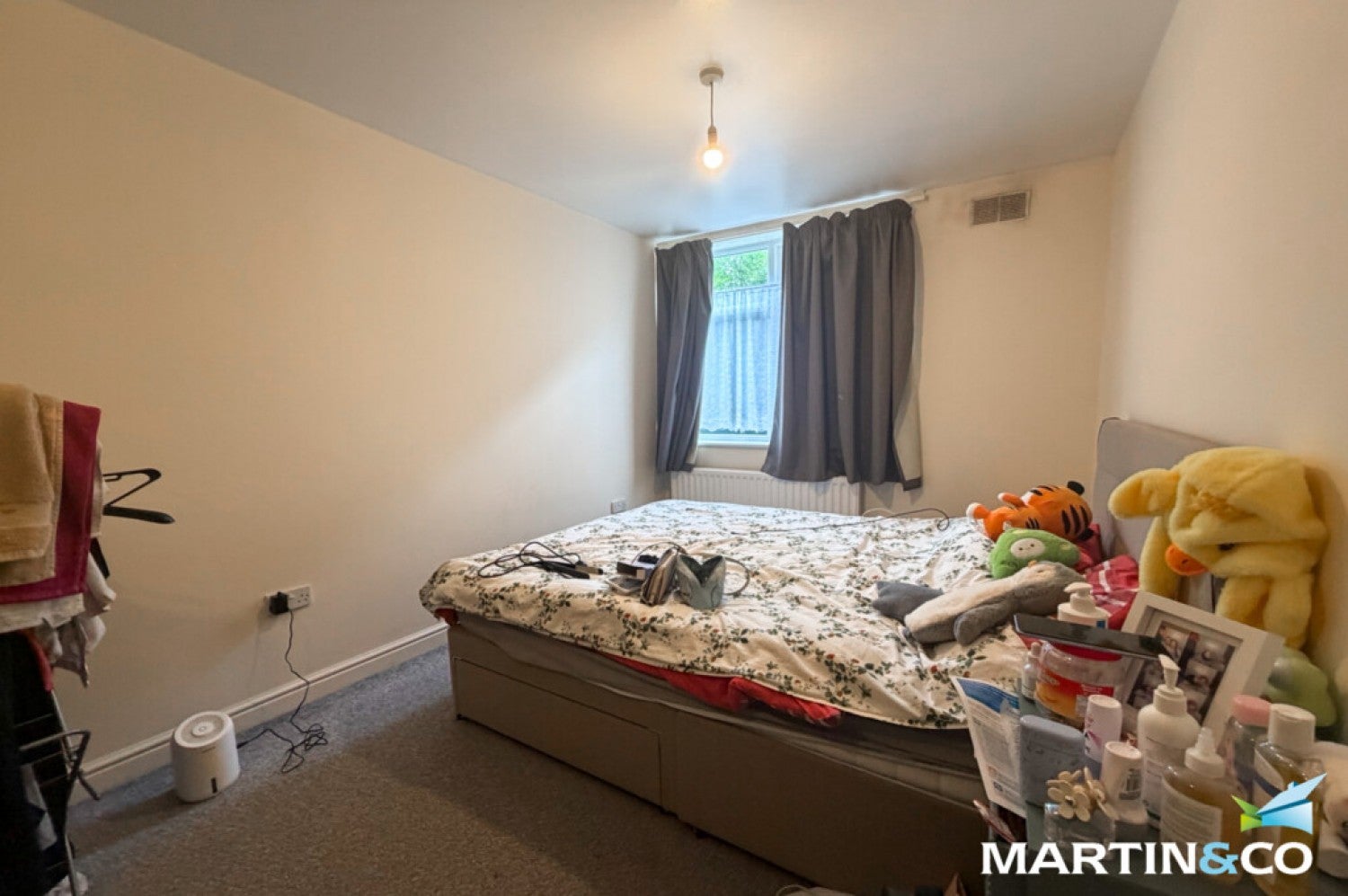 Flat Dixons Green Road in Dudley