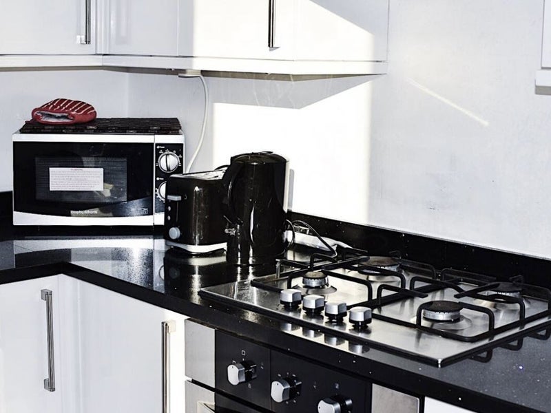 Flat Plender Street in Greater London