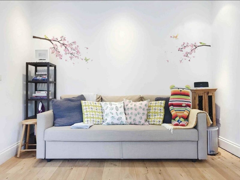 Flat Plender Street in Greater London
