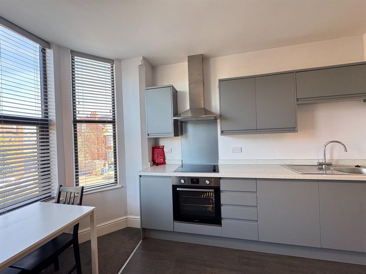 Flat Millicent Road in Nottingham