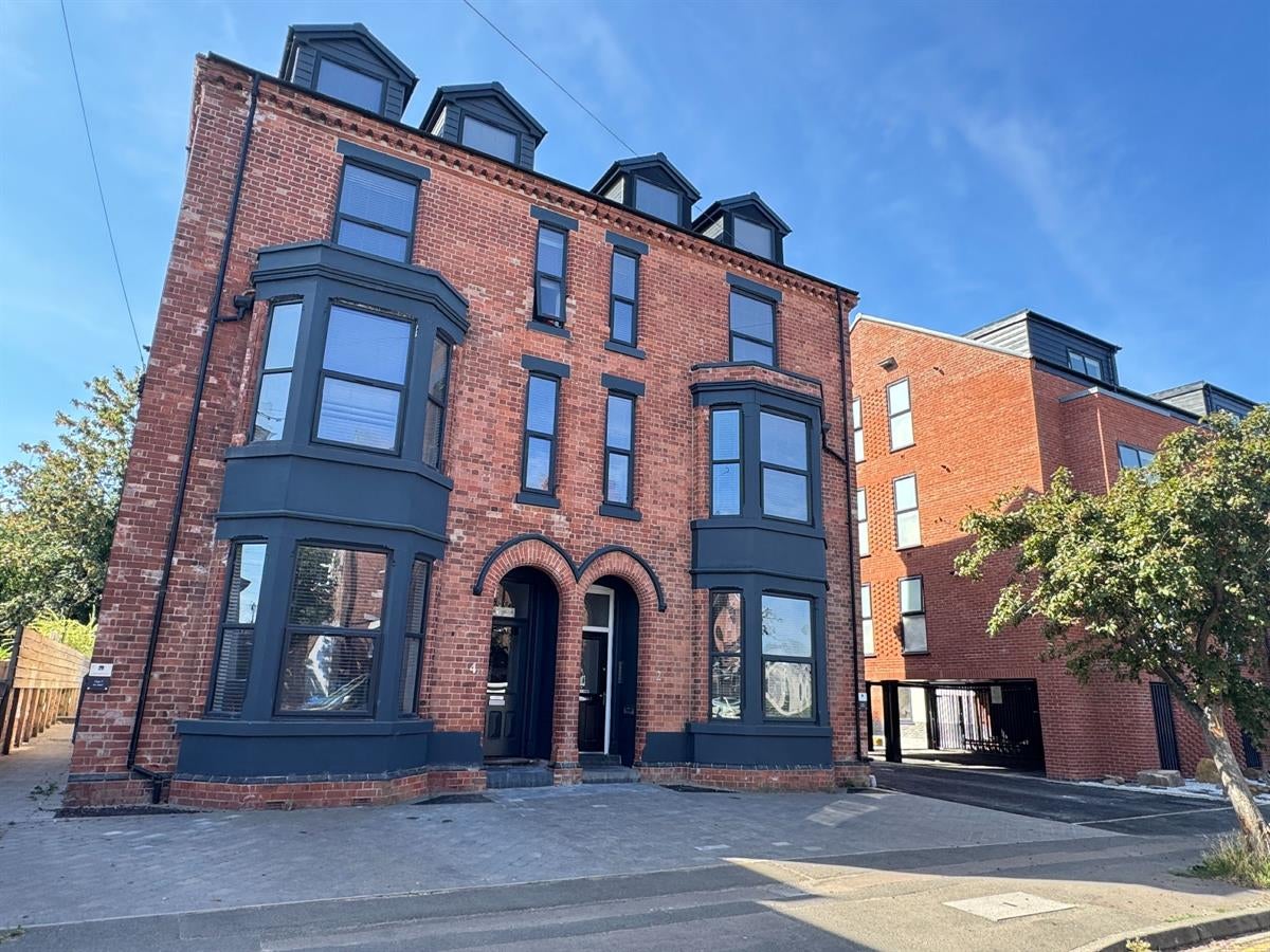 Flat Millicent Road in Nottingham